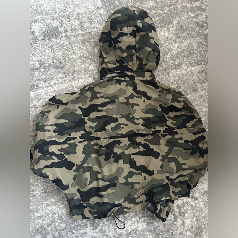 Zara Camouflage Cropped Windbreaker - Picture 2 of 3
